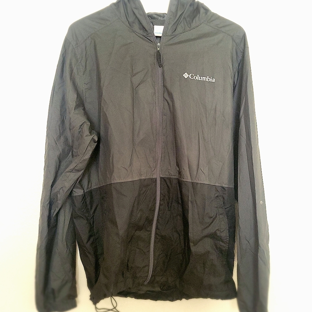 Columbia Packable Windbreaker in Gray